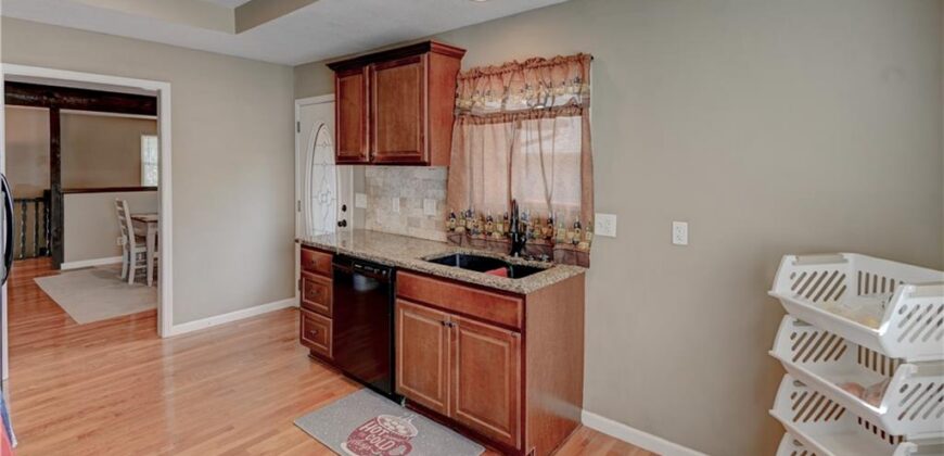 7917 N Troost Avenue, Kansas City, MO 64118