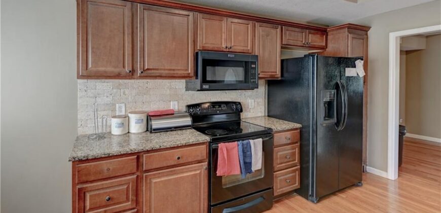 7917 N Troost Avenue, Kansas City, MO 64118