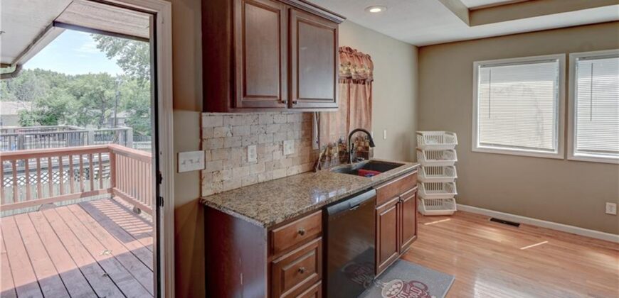 7917 N Troost Avenue, Kansas City, MO 64118