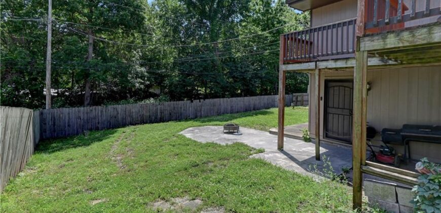 7917 N Troost Avenue, Kansas City, MO 64118