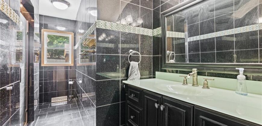 707 NE 115th Terrace, Kansas City, MO 64155