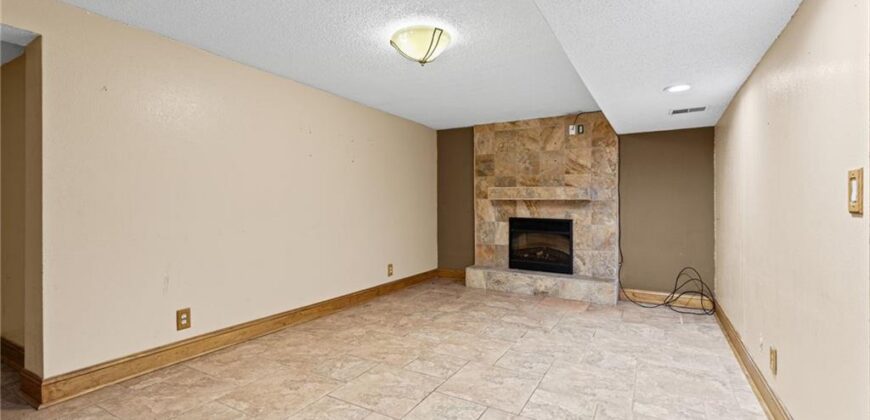 707 NE 115th Terrace, Kansas City, MO 64155