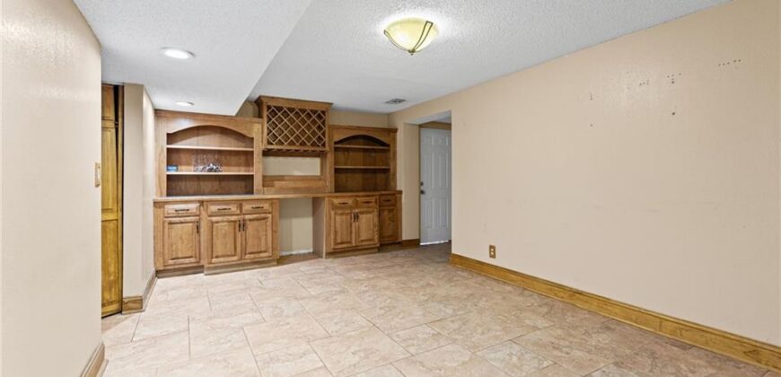 707 NE 115th Terrace, Kansas City, MO 64155