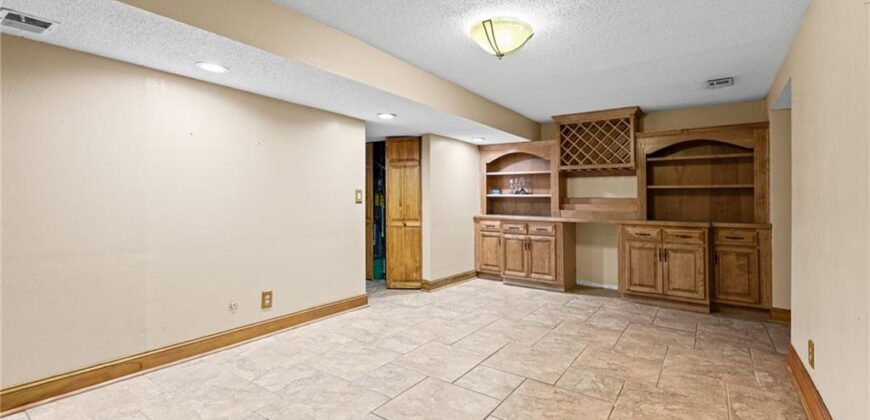 707 NE 115th Terrace, Kansas City, MO 64155