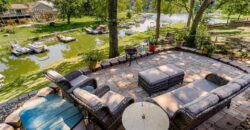 621 NW North Shore Drive, Lake Waukomis, MO 64151