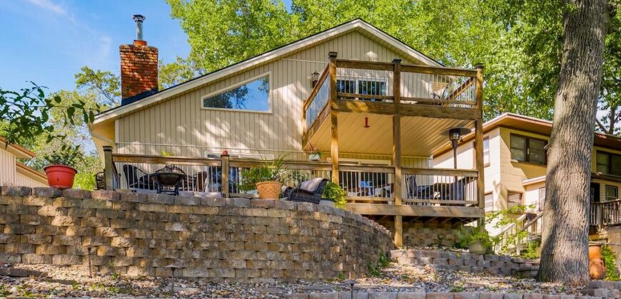621 NW North Shore Drive, Lake Waukomis, MO 64151