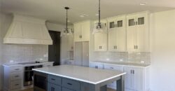 9001 N Poplar Avenue, Kansas City, MO 64156