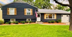 206 NW North Shore Drive, Lake Waukomis, MO 64151