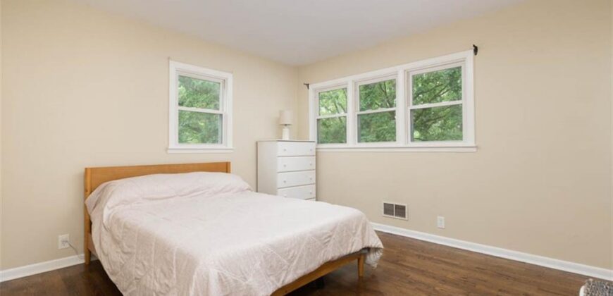 8840 N Forest Avenue, Kansas City, MO 64155