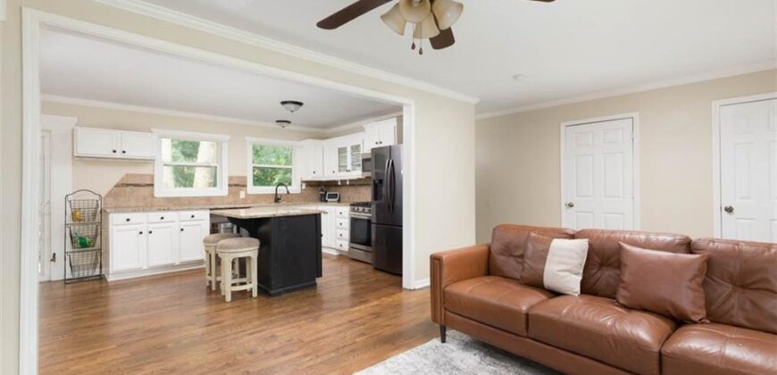 8840 N Forest Avenue, Kansas City, MO 64155