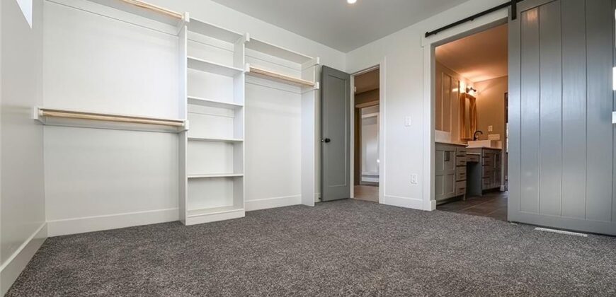 1006 Meadowbrook Drive, Kearney, MO 64060