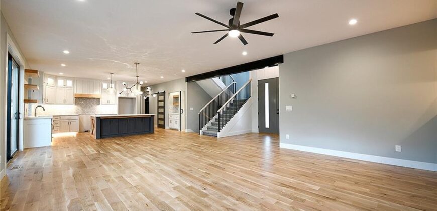 1006 Meadowbrook Drive, Kearney, MO 64060
