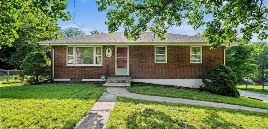 235 N Eugene Field Road, Claycomo, MO 64119