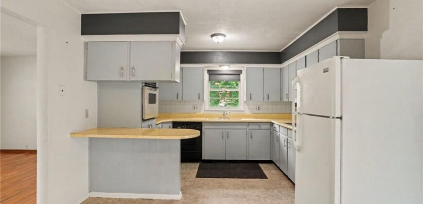 235 N Eugene Field Road, Claycomo, MO 64119
