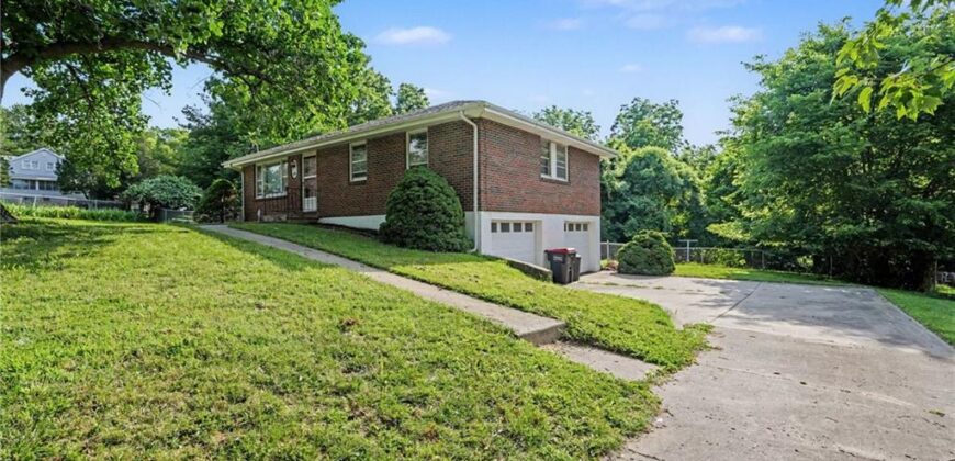 235 N Eugene Field Road, Claycomo, MO 64119