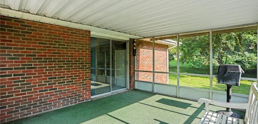 235 N Eugene Field Road, Claycomo, MO 64119
