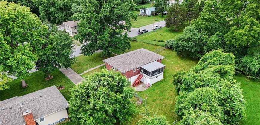 235 N Eugene Field Road, Claycomo, MO 64119