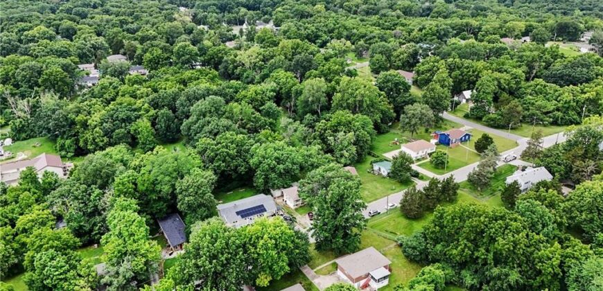 235 N Eugene Field Road, Claycomo, MO 64119