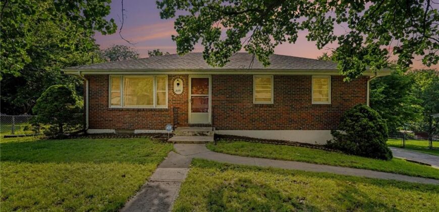 235 N Eugene Field Road, Claycomo, MO 64119