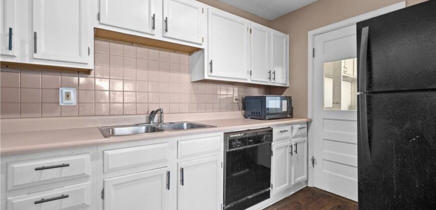 2407 NE 57th Terrace, Gladstone, MO 64118