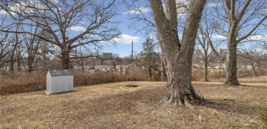 2407 NE 57th Terrace, Gladstone, MO 64118