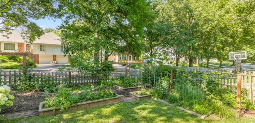 5909 N Norton Avenue, Gladstone, MO 64119