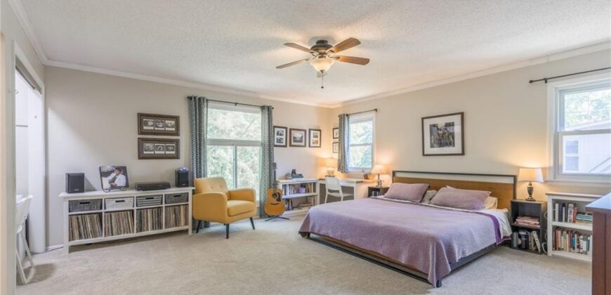 5909 N Norton Avenue, Gladstone, MO 64119