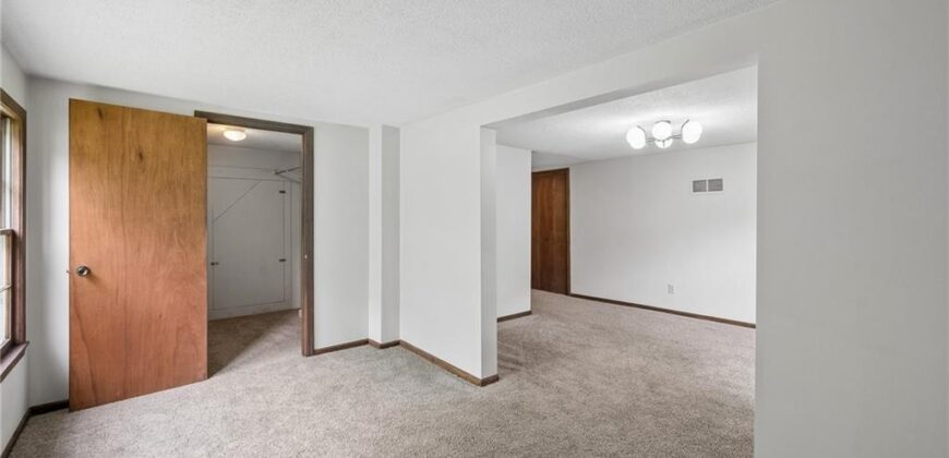 6804 N Agnes Avenue, Gladstone, MO 64119