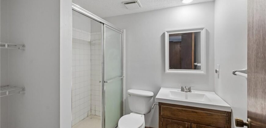 6804 N Agnes Avenue, Gladstone, MO 64119
