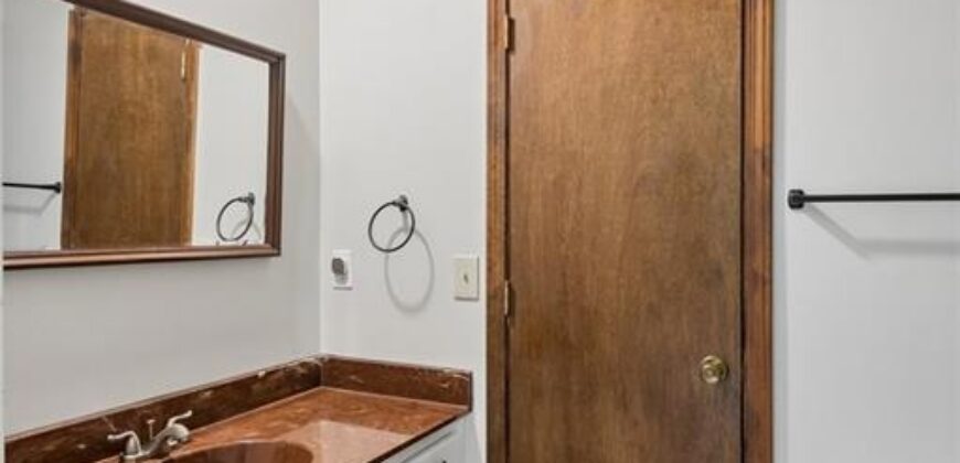 6804 N Agnes Avenue, Gladstone, MO 64119