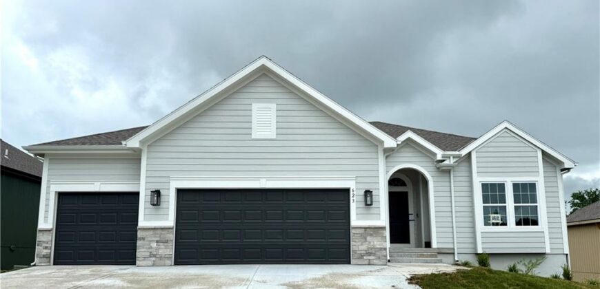 623 E 13th Street, Kearney, MO 64060