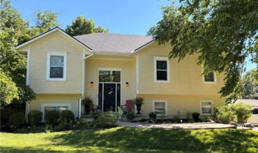 5503 NW Raintree Drive, Parkville, MO 64152
