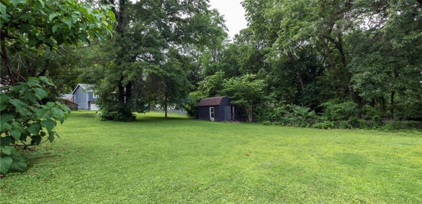 124 Johnson Road, Liberty, MO 64068