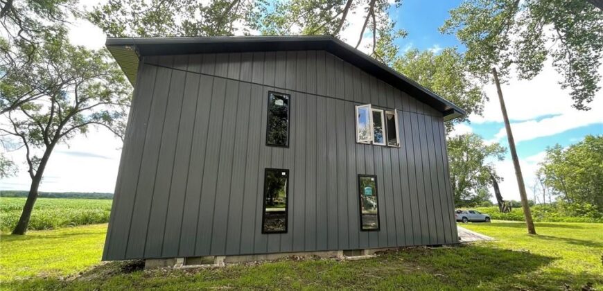 7050 NW Railroad Avenue, Waldron, MO 64092