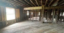 7050 NW Railroad Avenue, Waldron, MO 64092