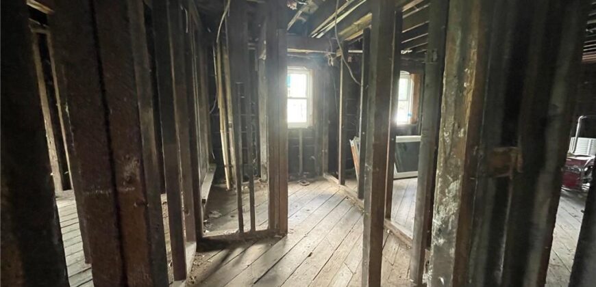 7050 NW Railroad Avenue, Waldron, MO 64092
