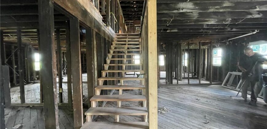 7050 NW Railroad Avenue, Waldron, MO 64092
