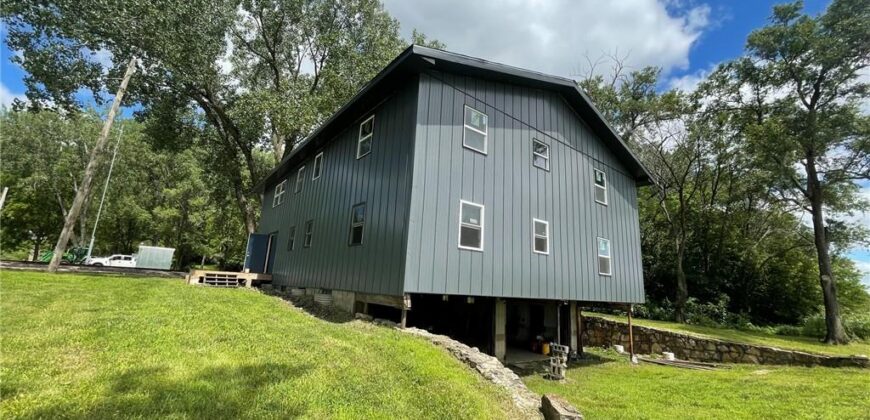 7050 NW Railroad Avenue, Waldron, MO 64092