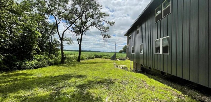 7050 NW Railroad Avenue, Waldron, MO 64092