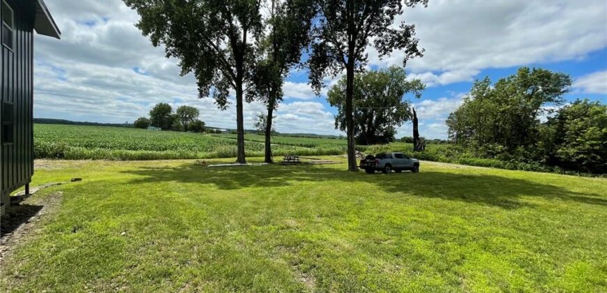 7050 NW Railroad Avenue, Waldron, MO 64092