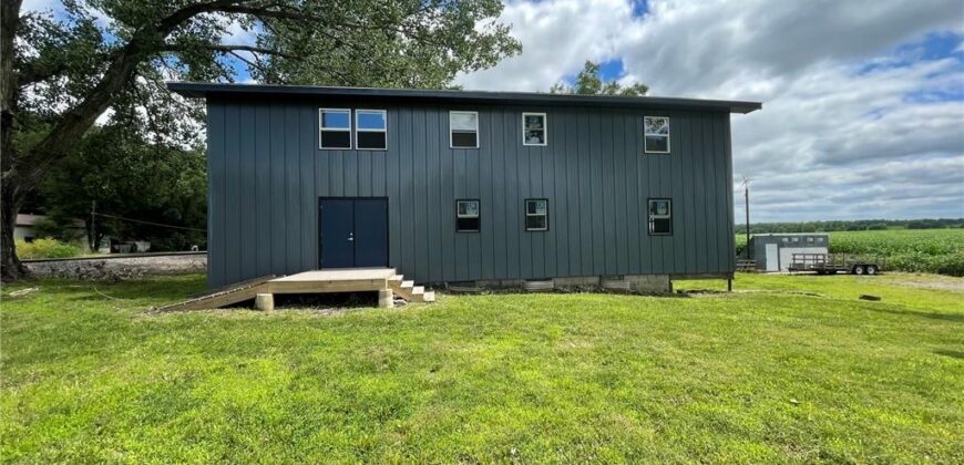 7050 NW Railroad Avenue, Waldron, MO 64092