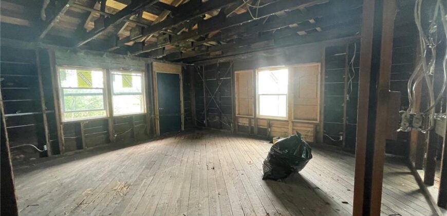 7050 NW Railroad Avenue, Waldron, MO 64092