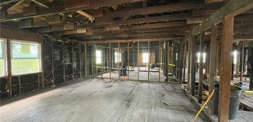 7050 NW Railroad Avenue, Waldron, MO 64092