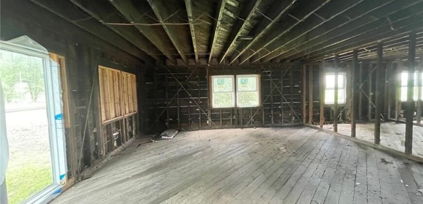7050 NW Railroad Avenue, Waldron, MO 64092