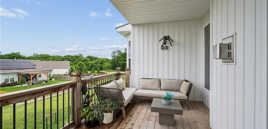 3730 NW 96th Court, Kansas City, MO 64154