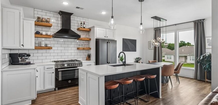 3730 NW 96th Court, Kansas City, MO 64154