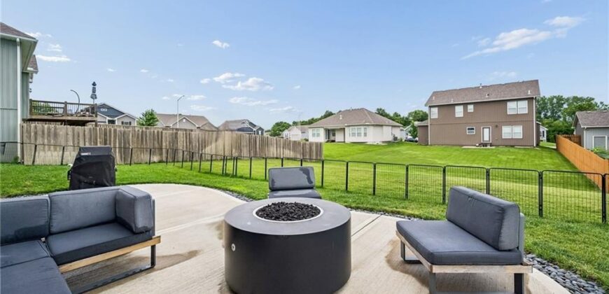 3730 NW 96th Court, Kansas City, MO 64154