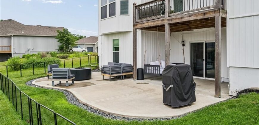 3730 NW 96th Court, Kansas City, MO 64154