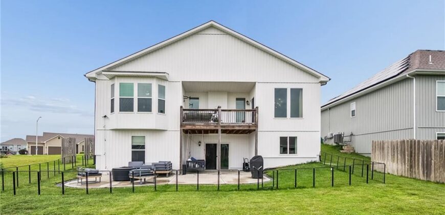 3730 NW 96th Court, Kansas City, MO 64154
