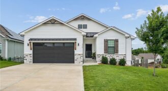 3730 NW 96th Court, Kansas City, MO 64154